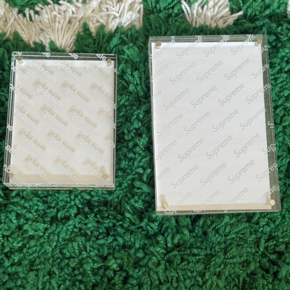 Supreme Acrylic Photo Frame Set of 2 OS Clear New SS19 Logo Magnetic Streetwear